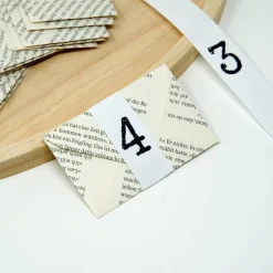 24 Adventskalender Umschläge Bücherseiten mit Zahlen | DIY Adventskalender