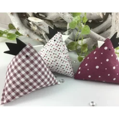 3 Dekohühner aus Stoff – Frühlingsdeko, handgenäht, beere/weiß