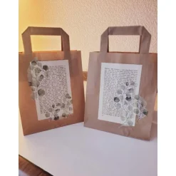 2 er Set Geschenktüten aus Kraftpapier verziert mit alter Buchseite & Eukalyptus