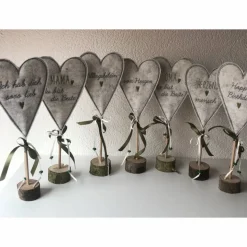 2 er Set Herzen auf Standfuß in der Farbe GRÜN - Tisch/Fenster Dekoration aus 100 % Wollfilz - für liebe Menschen