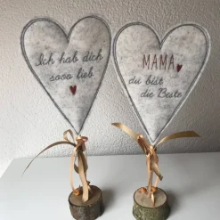 2 er Set Herzen auf Standfuß  in der Farbe COGNAC - Tisch/Fenster Dekoration aus 100 % Wollfilz - für liebe Menschen