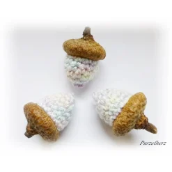 3 gehäkelte Eicheln zur Tisch- oder Streudekoration - Pastelltöne