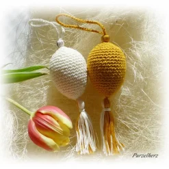 2 Gehäkelte große Ostereier mit Aufhängung u. Quaste für den Osterstrauch - Gastgeschenk -  creme, curry