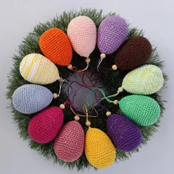 12 kleine umhäkelte Ostereier