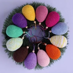 12 kleine umhäkelte Ostereier