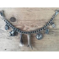 1 Lederhosen-Charivari mit 7 Anhängern, Herrencharivari