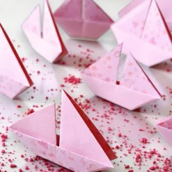 10 Origami Segelboote rosa – Tischdeko Konfirmation, Taufe, Hochzeit, Schiffe, Boote, Papierdeko mit Herzen