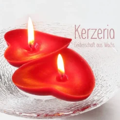 2 Schwimmende Herzen zum Valentinstag und Hochzeit