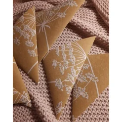 6 Spitztüten in Senfgelb mit Wiesenblumen ...