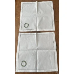 2 Stück Stoffservietten 40 x 40 cm, mit Stickerei und Lochsaum