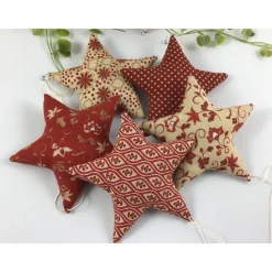 5 Sterne dunkelrot/beige – Stoffanhänger & Weihnachtsdeko aus Stoff, ca. 12x12cm