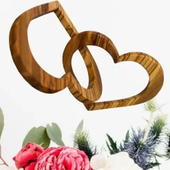2 verbundene Herzen aus Olivenholz personalisierbar