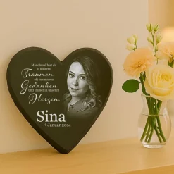15 x 17 cm Schieferherz mit Gravur – personalisierter Gedenkstein mit Foto & Wunschtext als Grabschmuck