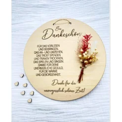 Abschiedsgeschenk für Erzieher & Erzieherinnen – gravierte Holzscheibe mit Trockenblumen