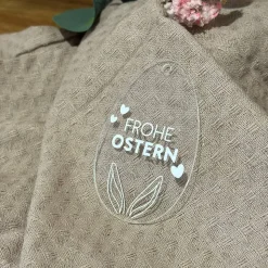 Acrylglas-Ei „Frohe Ostern“ – Edle Osterdeko mit UV-Direktdruck