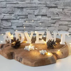 Adventsdeko Buchstaben – Handgefertigte Schriftzüge für festliche Adventsarrangements