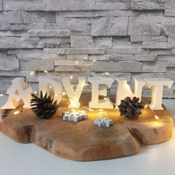 Adventsdeko Buchstaben – Handgefertigte Schriftzüge für festliche Adventsarrangements
