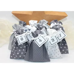 Adventskalender / Säckchen zum Befüllen / Stoffsäckchen mit Zahlen grau weiß
