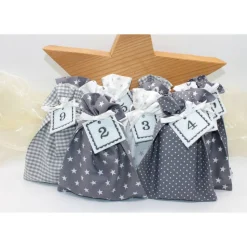 Adventskalender / Säckchen zum Befüllen / Stoffsäckchen mit Zahlen grau weiß