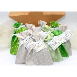 Adventskalender / Säckchen zum Befüllen / Stoffsäckchen mit Zahlen creme beige grün