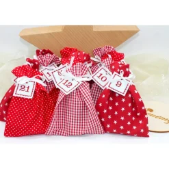 Adventskalender / Säckchen zum befüllen / Stoffsäckchen mit Zahlen rot weiß