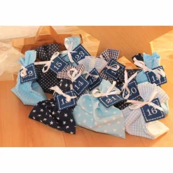 Adventskalender / Säckchen zum befüllen / Stoffsäckchen mit Zahlen hellblau dunkelblau