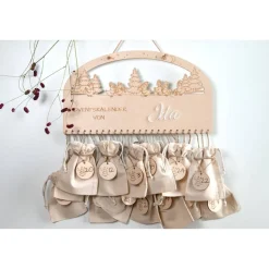 Adventskalender Holz 38×21 cm – Winterlandschaft mit Gänsen, Acryl-Name, Set-Auswahl, Birke 4 mm