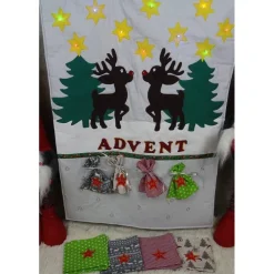 Adventskalender Rentiere handgemacht mit LED-Lichterkette, personalisierbar, Baumwolle