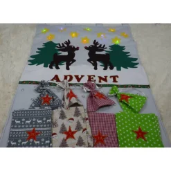 Adventskalender Rentiere handgemacht mit LED-Lichterkette, personalisierbar, Baumwolle