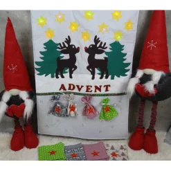 Adventskalender Rentiere handgemacht mit LED-Lichterkette, personalisierbar, Baumwolle