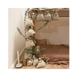 Adventskalender Säckchen in XXL aus Leinen, mit gravierten Holzanhängern,  Adventskalender aus Stoff zum Befüllen