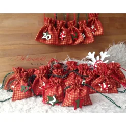 Adventskalender Säckchen selber füllen Geschenkbeutel rot kariert handgefertigt