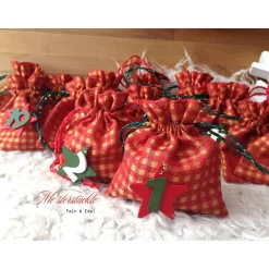 Adventskalender Säckchen selber füllen Geschenkbeutel rot kariert handgefertigt