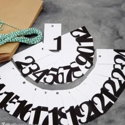 Adventskalender Tüten und Zahlenanhänger zum Befüllen – DIY Kalender Set mit Kordeln