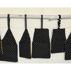 Adventskalender, Vorweihnachten, senf-schwarz-weiß-grau, genäht, gestickt ,Unikat, 24 Häuschen zum aufhängen, Kinder