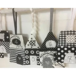 Adventskalender, Vorweihnachten, schwarz-weiß, nordisch, 24 Häuschen zum Aufhängen, gestickt, genäht,