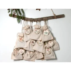Adventskalender Zahlen Holz 1–24, Ø 4,5 cm – rund, mit Weihnachtstieren bedruckt, lasergeschnitten