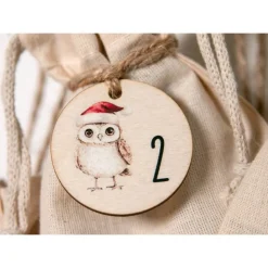 Adventskalender Zahlen Holz 1–24, Ø 4,5 cm – rund, mit Weihnachtstieren bedruckt, lasergeschnitten