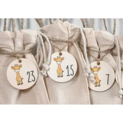 Adventskalender Zahlen Holz 1–24, rund Ø4,5 cm, Giraffe – farbig bedruckt | wiederverwendbar