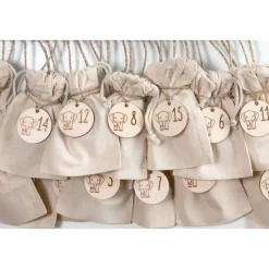 Adventskalender Zahlen Holz 1–24, rund Ø4,5 cm, Elefant graviert – natürliche Deko für Kinder