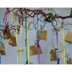 Adventskalender zum aufhängen aus gefalteten Packpapier-Tütchen zum befüllen