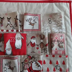Adventskalender zum Befüllen aus Stoff in Rot-Beige, Wandbehang