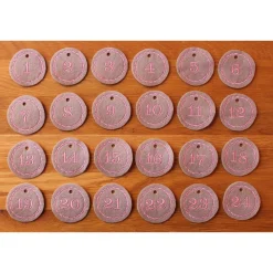 Adventskalenderzahlen Anhänger Zahlen taupe Filz rund bestickt