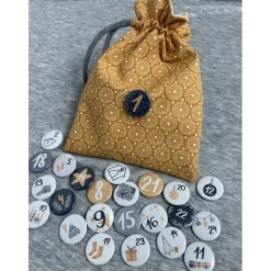 Adventskalenderzahlen Buttons mit Sicherheitsnadel zum Befestigen