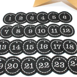 Adventskalenderzahlen schwarz Filz rund bestickt / Zahlen Anhänger Adventskalender