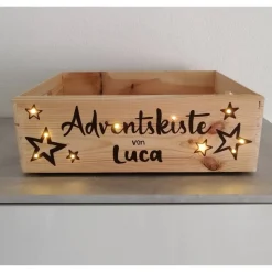 Adventskiste Adventskalender Holz mit Name auf Wunsch mit Lichterkette & Tütenset personalisiert 40x30x14cm Weihnachten