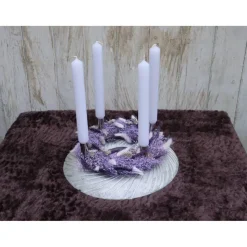 Adventskranz Holz mit Trockenblumen lila silberfarbig modern