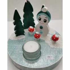 Adventskranz mit Schneemann und Pilzen