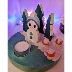 Adventskranz mit Schneemann und Pilzen