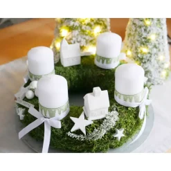 Adventskranz Moos mit Haus